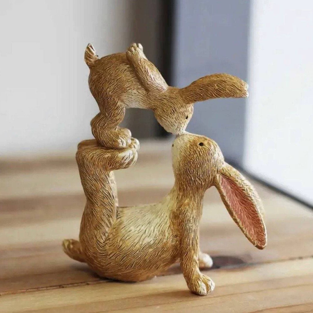 Kuss-Kaninchen-Statue, die Wär – Home Office Representative Bewertung und Preis